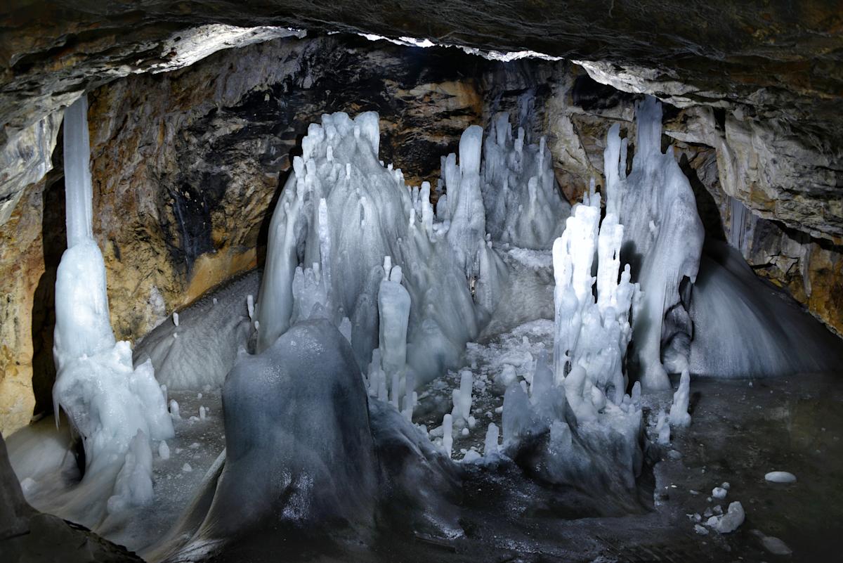羅馬尼亞冰洞發現 5,000 年古菌株 對 10 種現代抗生素具抗性 或助研發新抗生素︱Yahoo 羅馬尼亞冰洞發現 5,000 年古菌株 對 10 種現代抗生素具抗性 或助研發新抗生素︱Yahoo
