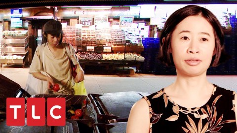 Se viste de mendiga y busca comida en la b****a para ahorrar | Tacaños Extremos | TLC Latinoamérica Se viste de mendiga y busca comida en la b****a para ahorrar | Tacaños Extremos | TLC Latinoamérica