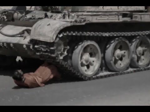 Estado Islámico aplasta con un tanque a prisionero Estado Islámico aplasta con un tanque a prisionero