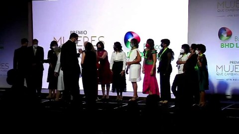 Premio Mujeres Que Cambian El Mundo Premio Mujeres Que Cambian El Mundo