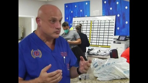 Inside a Texas hospital trying to save a woman's life suffering acute COVID-19 symptoms | ABC News Inside a Texas hospital trying to save a woman's life suffering acute COVID-19 symptoms | ABC News