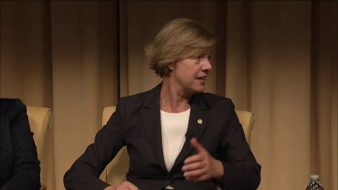 Women in Leadership: The Impact of Women on the U.S. Congress* Women in Leadership: The Impact of Women on the U.S. Congress*