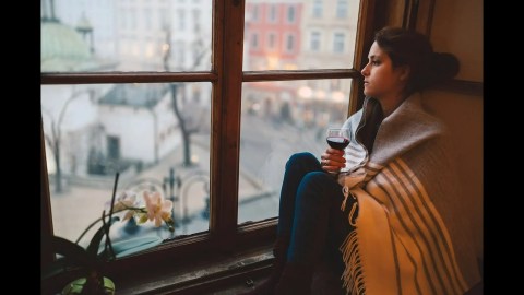 UCLA Connections – How is the global health crisis impacting alcohol habits/instances of addiction? UCLA Connections – How is the global health crisis impacting alcohol habits/instances of addiction?