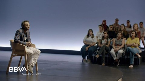 "La crueldad de esta historia pertenece a miles de personas". Ousman Umar, emprendedor social "La crueldad de esta historia pertenece a miles de personas". Ousman Umar, emprendedor social