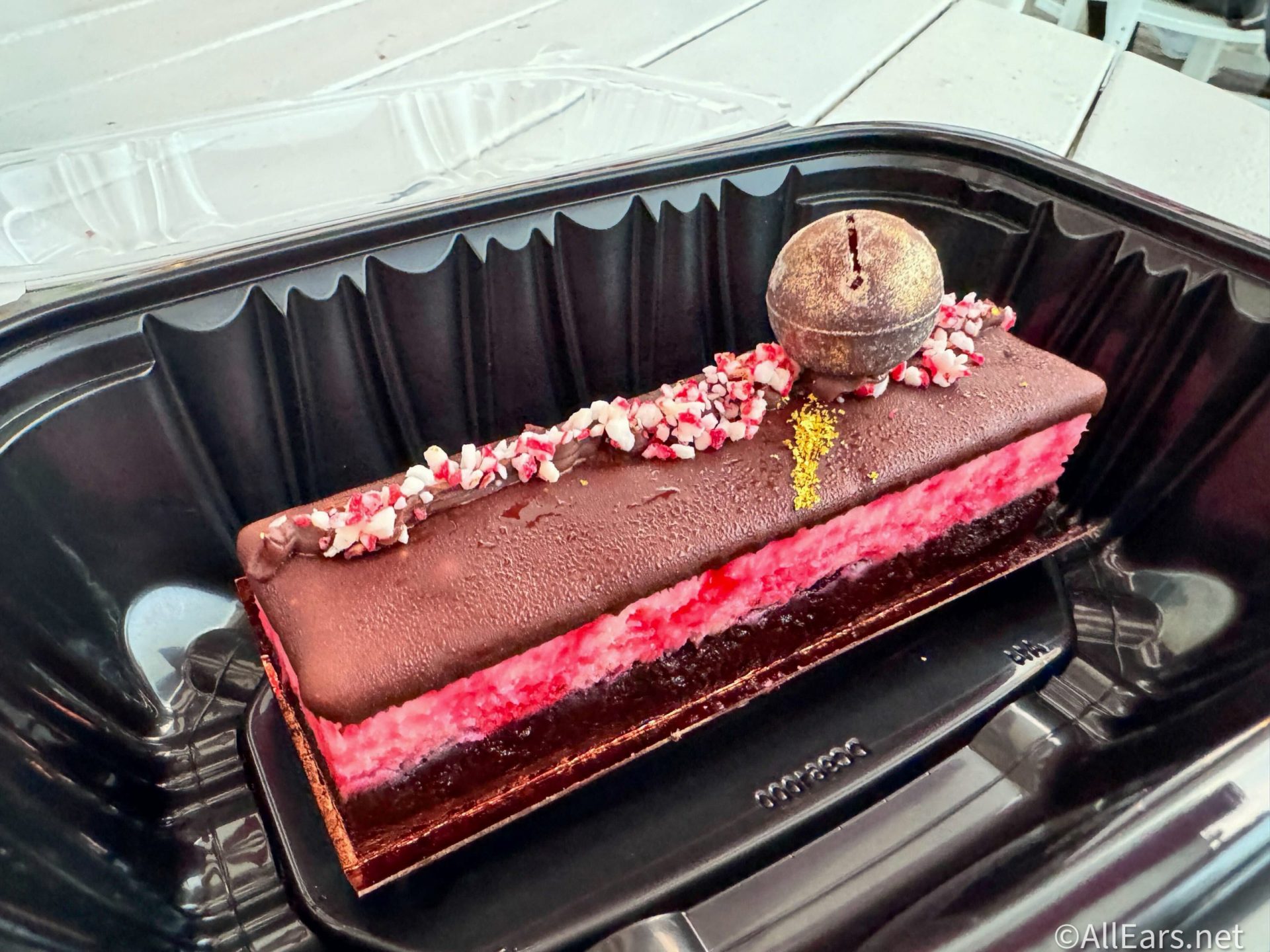 REVIEW: We Tried THREE New Treats at Disney World Hotels and One Was the Clear WINNER REVIEW: We Tried THREE New Treats at Disney World Hotels and One Was the Clear WINNER
