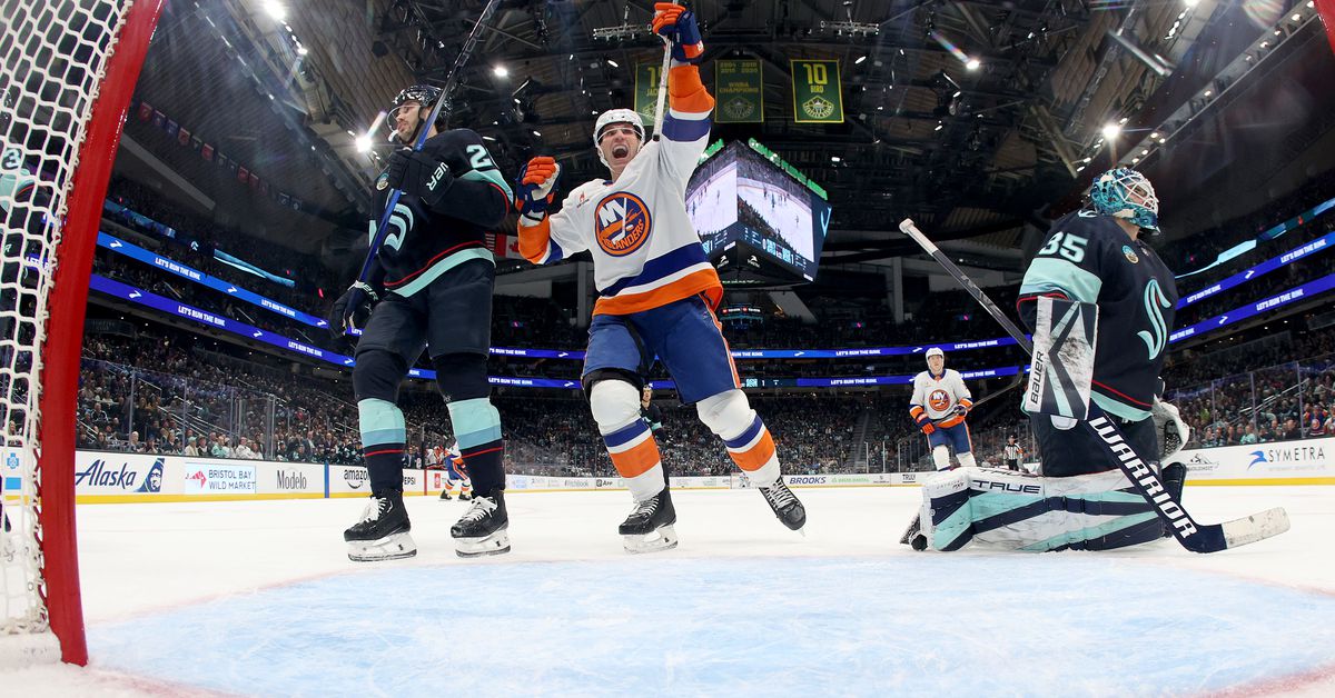 Islanders off to a .500 start to road trip Islanders off to a .500 start to road trip