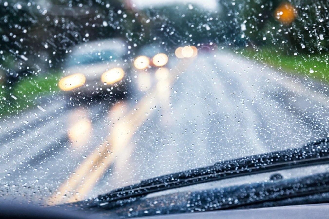 6 Tips To Stay Safe In An EV During Holiday Travel 6 Tips To Stay Safe In An EV During Holiday Travel