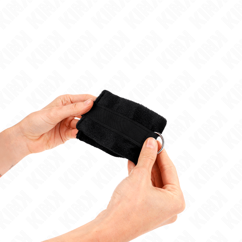 KINK – MANCHETTES DÉBUTANT EN FOURRURE NOIR 30 X 7 CM