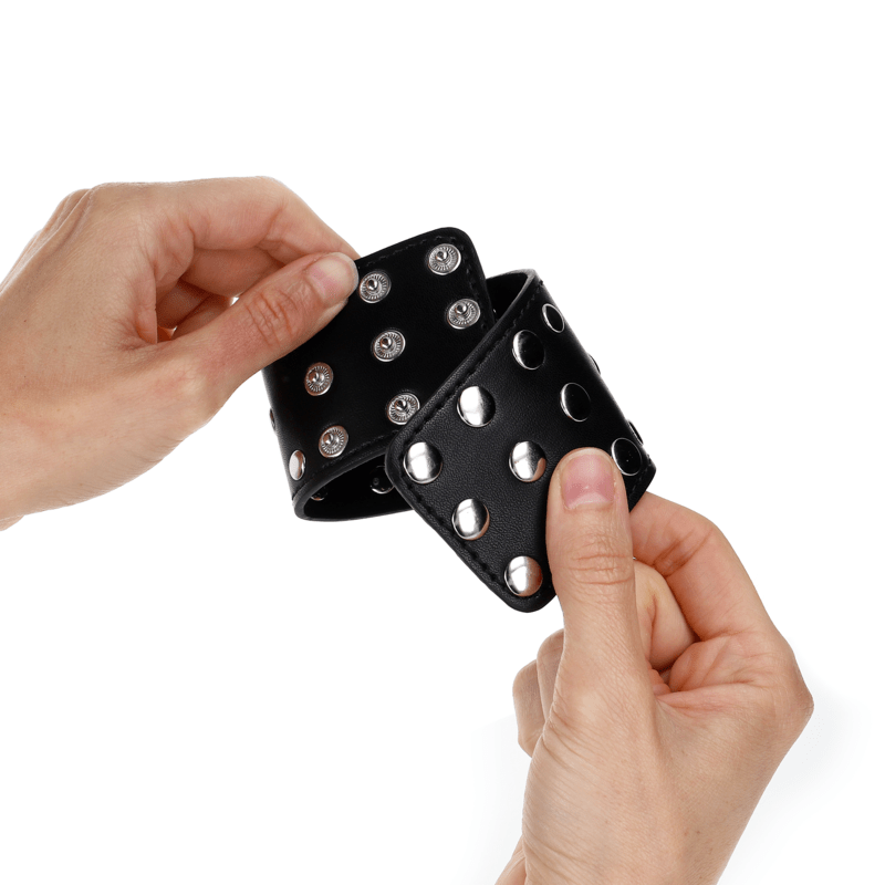 KINK – APPAREILS DE RETENUE POIGNETS AVEC FERMETURE PRESSION PLEINE DE RIVETS NOIR AJUSTABLE 19-24 CM X 5,5 CM
