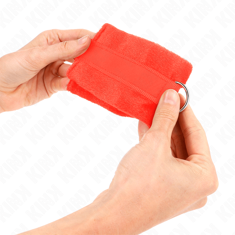KINK – MANCHETTES DÉBUTANT EN FOURRURE ROUGE 30 X 7 CM