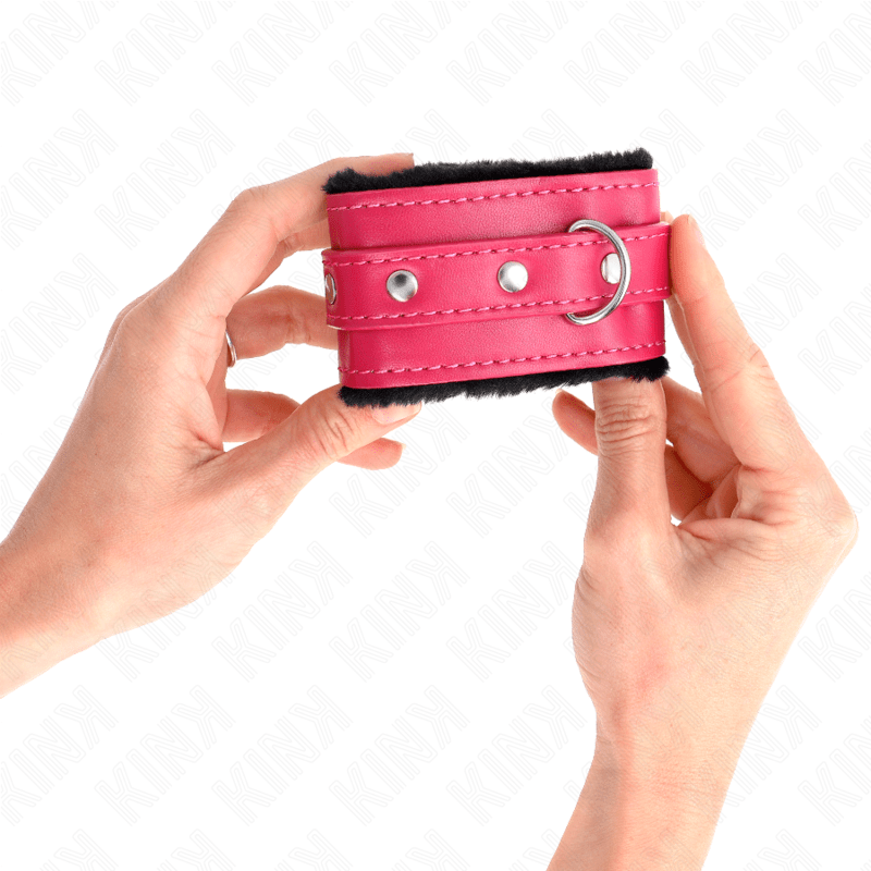 KINK – APPUI-POIGNETS DOUBLÉS DE FOURRURE PREMIUM NOIR AVEC CEINTURE ROSE FRAMBOISE AJUSTABLE 17-29 CM X 6 CM