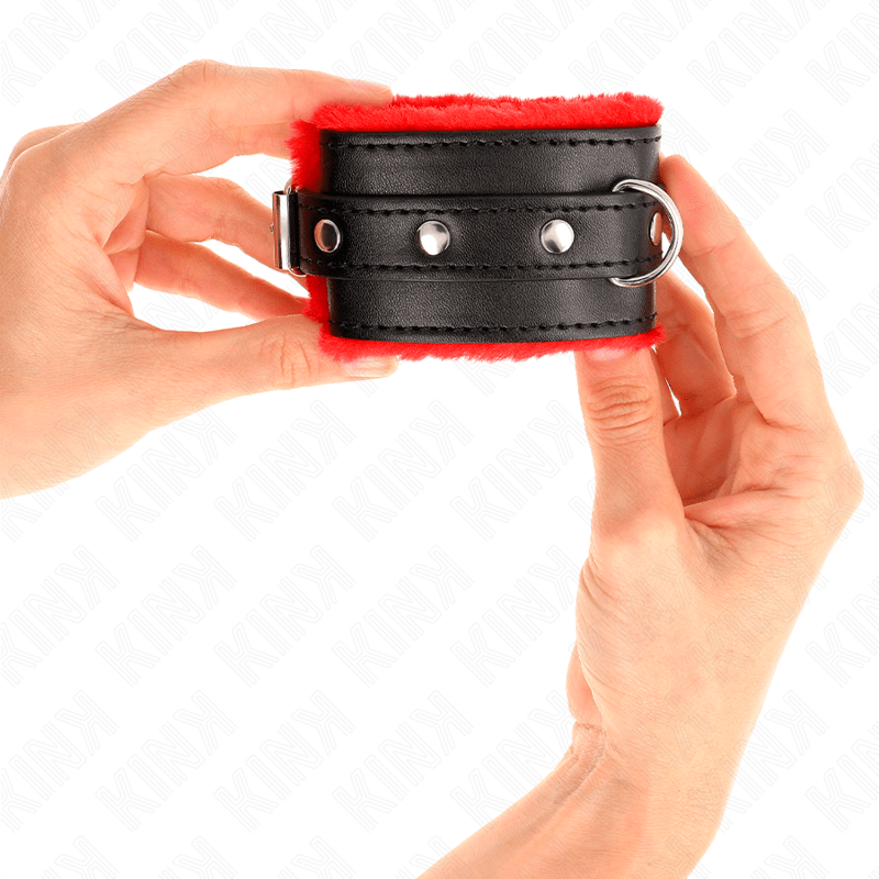 KINK – APPUI-POIGNETS DOUBLÉS DE FOURRURE PREMIUM ROUGE AVEC CEINTURE NOIRE RÉGLABLE 17-29 CM X 6 CM