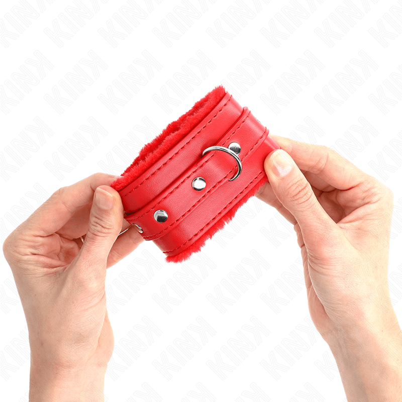 KINK – APPUI-POIGNETS DOUBLÉS DE FOURRURE PREMIUM ROUGE AVEC CEINTURE ROUGE RÉGLABLE 17-29 CM X 6 CM