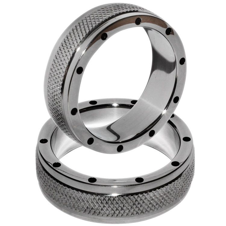 METAL HARD – ANNEAU POUR PÉNIS ET TESTICULES 45MM