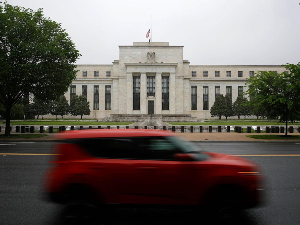 トレーダーらがFRBの決定を待つ中、株価は大幅上昇後にじりじりと上昇 トレーダーらがFRBの決定を待つ中、株価は大幅上昇後にじりじりと上昇