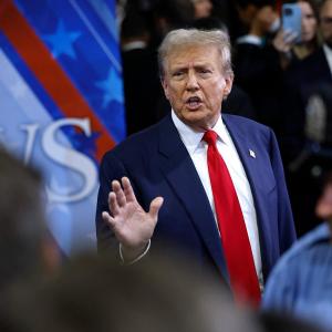 トランプ勝利の見通しと巨額関税で新興市場株は過去10カ月で最悪の下落を引き起こす トランプ勝利の見通しと巨額関税で新興市場株は過去10カ月で最悪の下落を引き起こす