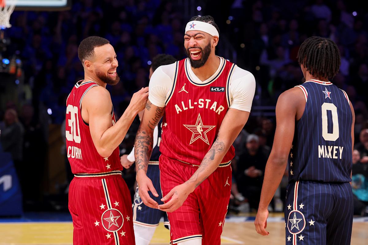 NBAはオールスターゲームのフォーマットのさらなる変更とケイトリン・クラークのカメオ出演の可能性について話し合っていると伝えられている NBAはオールスターゲームのフォーマットのさらなる変更とケイトリン・クラークのカメオ出演の可能性について話し合っていると伝えられている
