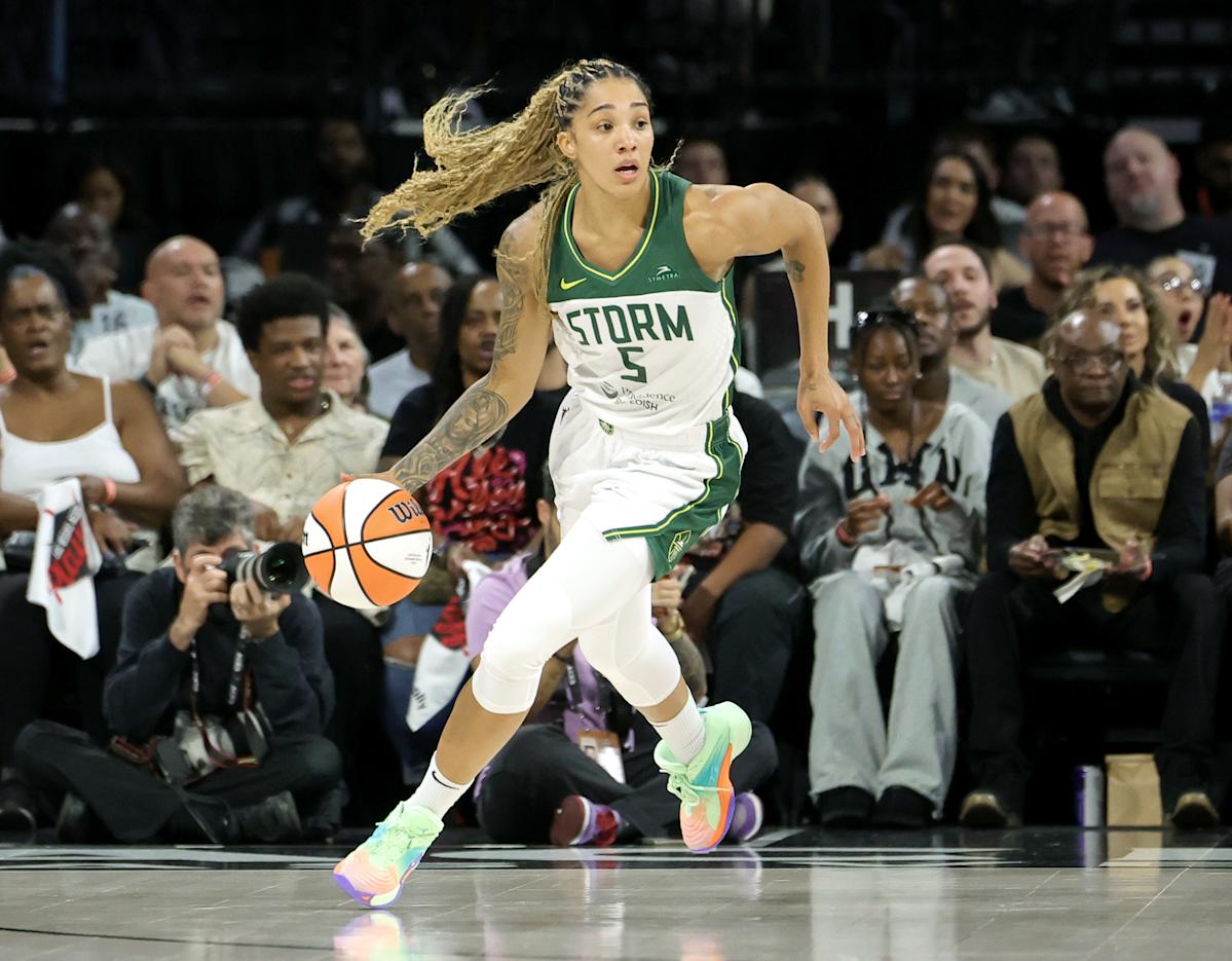 WNBA プレーオフ第 2 戦: 今夜のラスベガス エース対シアトル ストームの観戦方法 WNBA プレーオフ第 2 戦: 今夜のラスベガス エース対シアトル ストームの観戦方法