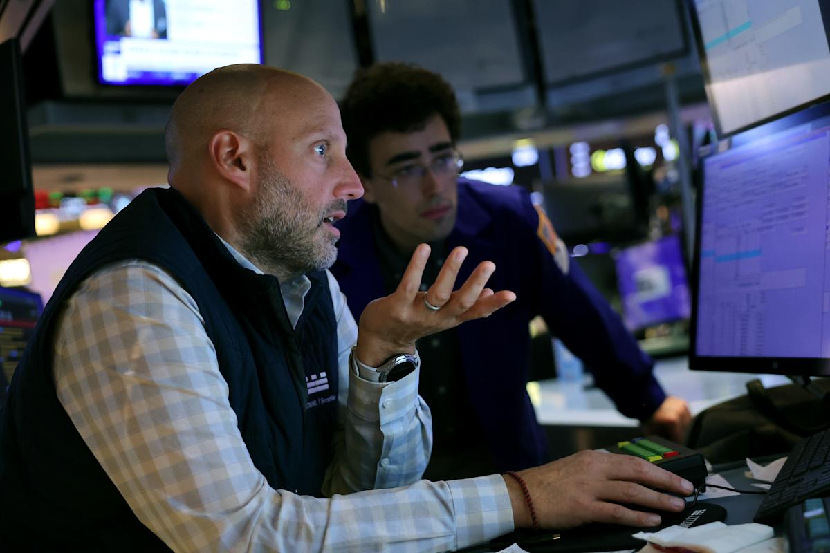 投資家が利下げへの賭けを再考する中、ダウ、S&P 500、ナスダックは下落 投資家が利下げへの賭けを再考する中、ダウ、S&P 500、ナスダックは下落