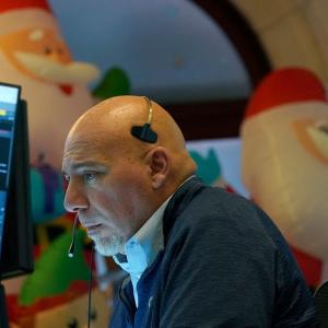 Dow, S&P 500, Nasdaq clobbered as Fed, Powell signal fewer rate cuts in 2025 Dow, S&P 500, Nasdaq clobbered as Fed, Powell signal fewer rate cuts in 2025