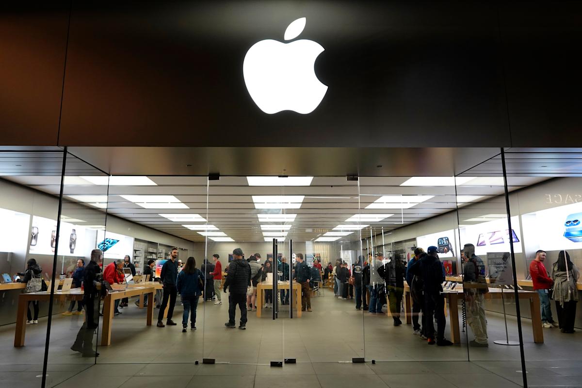 ウォール街からの信頼を受けてアップル株が日中最高値に達 ウォール街からの信頼を受けてアップル株が日中最高値に達