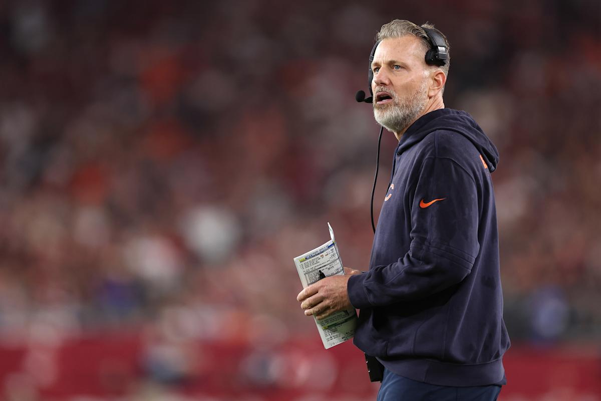 ベアーズの守備陣が凶悪な形で後半を終え、カージナルスのRBエマリ・デメルカドに53ヤードのタッチダウンを許した ベアーズの守備陣が凶悪な形で後半を終え、カージナルスのRBエマリ・デメルカドに53ヤードのタッチダウンを許した