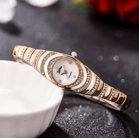Reloj Dorado Elegante