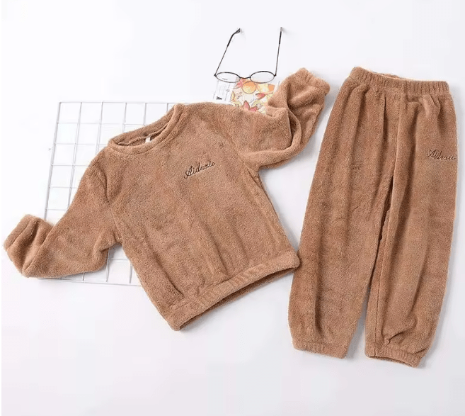 Conjunto pijama para niños color alzar