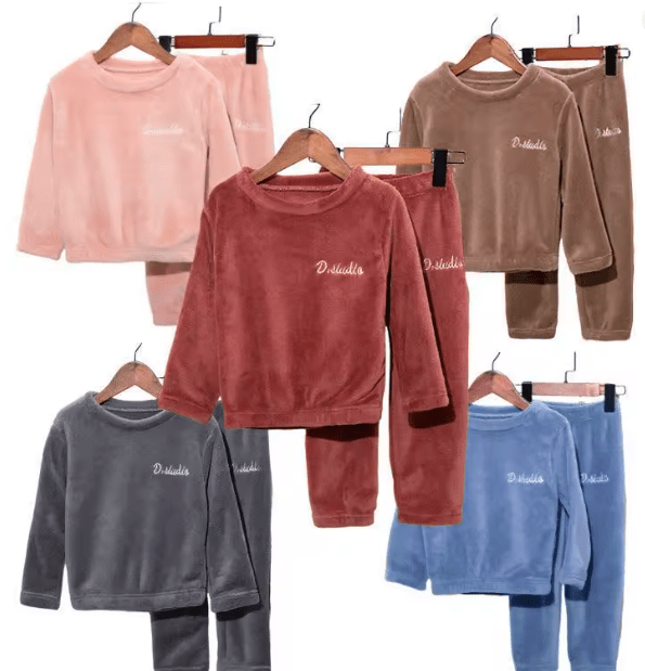 Conjunto pijama para niños color alzar