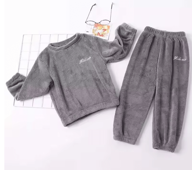 Conjunto pijama para niños color alzar