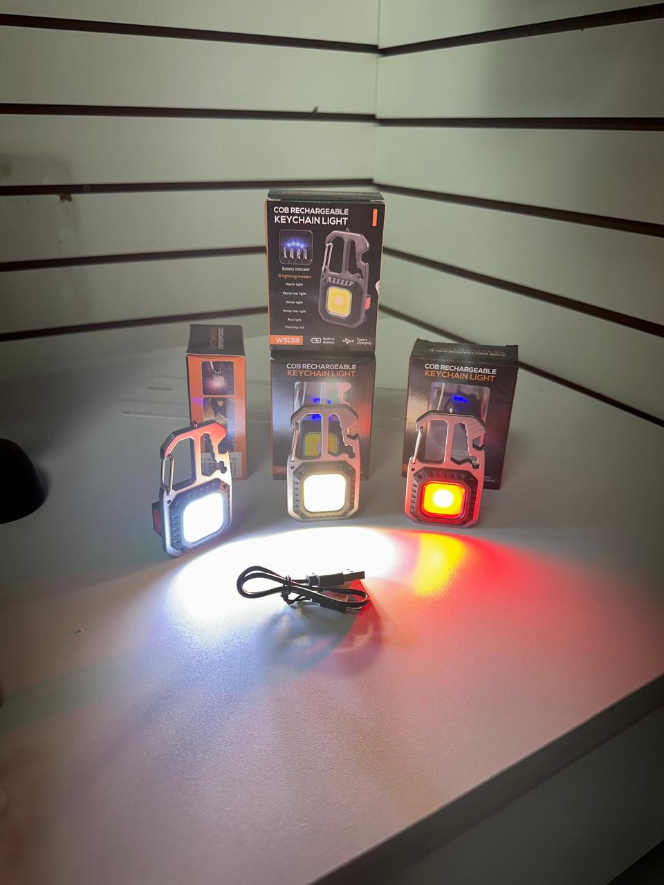 Mini Llavero con Luz LED Recargable USB