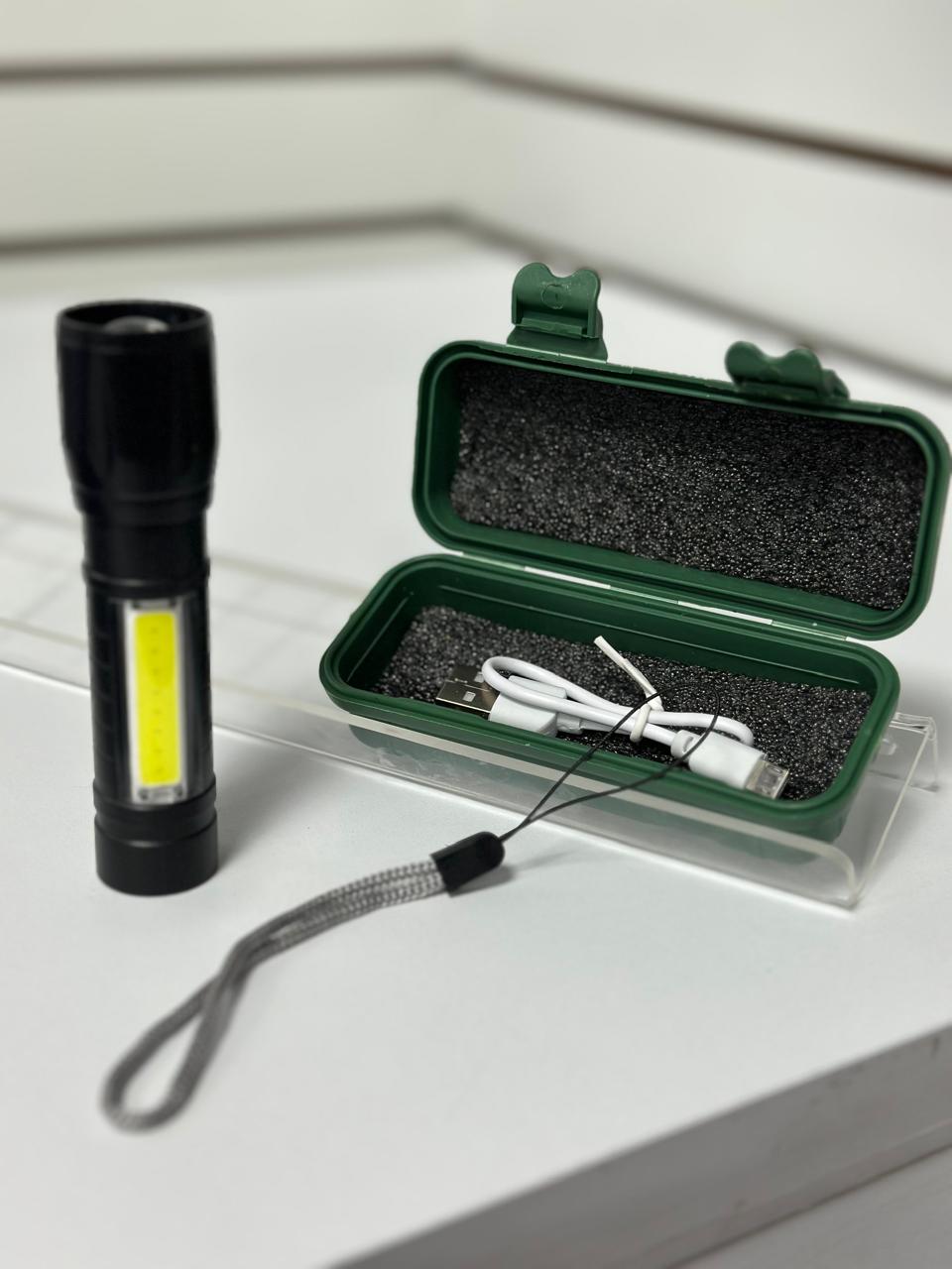 Mini Linterna De Mano Recargable