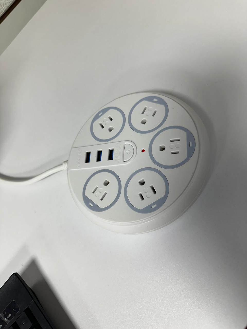 TOMA CORRIENTE 5 ENTRADAS + 3 USB MOREKA
