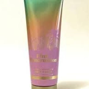 Crema Corporal Pink Watermelon con Ácido Hialurónico 8 Oz 7.97 oz Crema Corporal Pink Watermelon con Ácido Hialurónico 8 Oz 7.97 oz