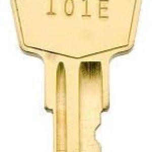 Par de llaves de repuesto nuevas para gabinetes de archivos HON y varios muebles de oficina cortado a código (107E) Par de llaves de repuesto nuevas para gabinetes de archivos HON y varios muebles de oficina cortado a código (107E)