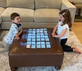 Juego de memoria de palabras a la vistajuego de combinación. Lectura y desarrollo del lenguaje para los grados Pre-Kindergarten a Segundo Grado.