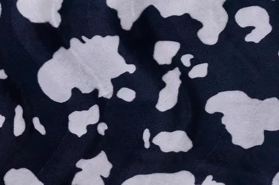 Tela de velboa ultra suave con estampado de vaca de pelo corto, 58 pulgadas, vendido por The Continuous YardIdeal para mantas, sudaderas, juguetes,