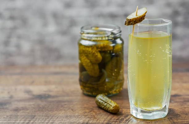 Cajun Chef Salmuera de eneldo – Jugo de pepinillo de 1 galón – Perfecto para salmuera, alivia calambres musculares, Bloody Mary’s, hidratación,