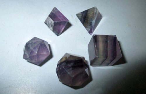 Juegos de geometría sagrada de flurita púrpura azabache, folleto gratuito Jet International Crystal Therapy 5 piedras platónico sólido sólido grado