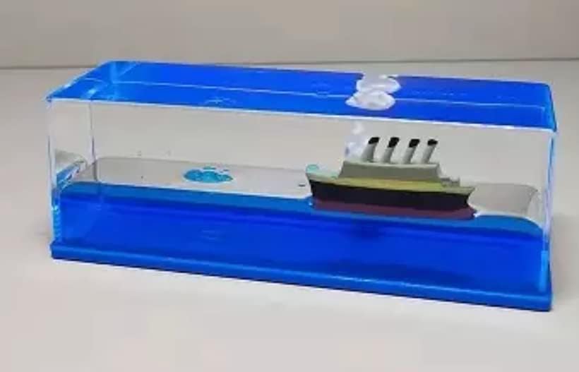 Peso de papel líquido para crucero Titanic Unsinkable