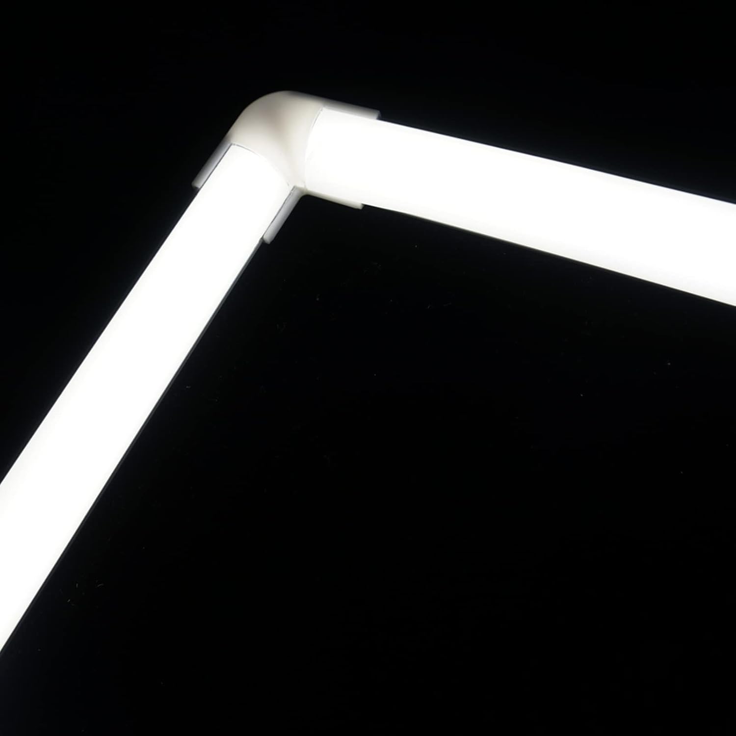 Paquete de 8 tiras LED en forma de V de 0.630 in de ancho con conector blanco de 90 grados, kit de esquina de perfil de cubierta curvada de 45