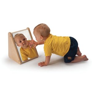 Constructive Playthings Peek-A-Boo – Espejo de acrílico para niños con soporte de madera Constructive Playthings Peek-A-Boo – Espejo de acrílico para niños con soporte de madera