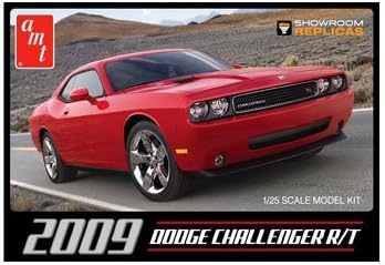 2009 Dodge Challenger RT AMT #616 Showroom Réplica escala 125
