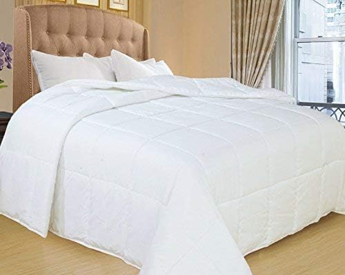 Acolchado Natural Comfort blanco con funda de microfibra en relieve y relleno de plumón liviano, Poliéster & Mezcla de poliéster, Blanco, King