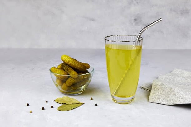 Cajun Chef Salmuera de eneldo – Jugo de pepinillo de 1 galón – Perfecto para salmuera, alivia calambres musculares, Bloody Mary’s, hidratación,