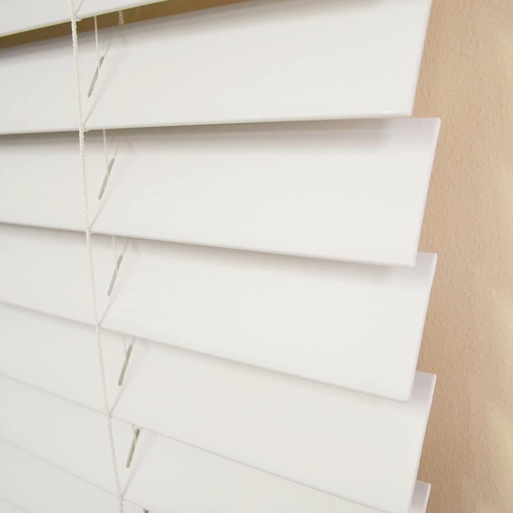 Lumino Persiana contemporánea de madera sintética de 2 pulgadas para oscurecer la habitación para ventanas, desde $19.97  (más de 900 tamaños