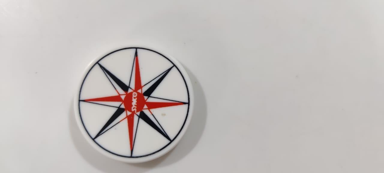 Synco Carrom Striker Professional 0.53 oz con estuche especial, colores surtidos, 1 unidad (Platinum Plus)