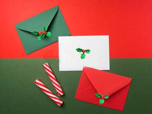 Confeti de Navidad pequeñas hojas de acebo brillantes para manualidades y decoración de mesa de fiesta de Navidad, 150 piezas