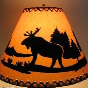 Pantalla de lámpara rústica de alce de 16 pulgadas. Haz clic en las fotos para ver las opciones de tamaño y estilo Pantalla de lámpara rústica de alce de 16 pulgadas. Haz clic en las fotos para ver las opciones de tamaño y estilo