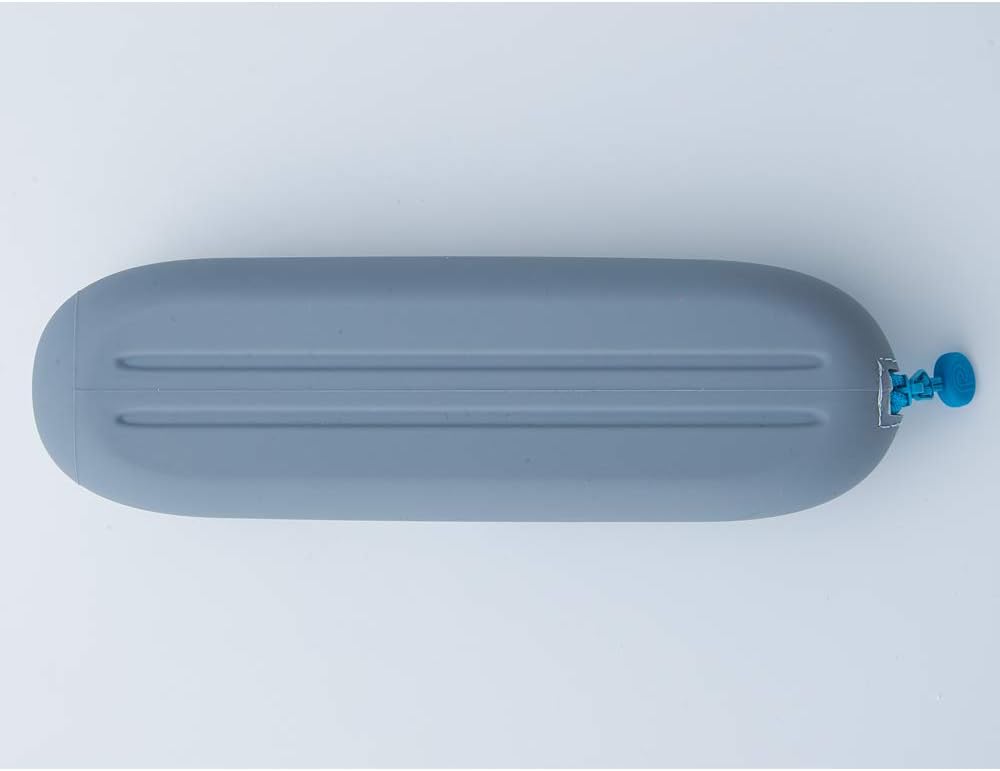 LIHITLAB PuniLabo – Estuche para bolígrafos con cremallera, horizontal, 2.5 x 7.9 pulgadas, pingüino (A7781-10)